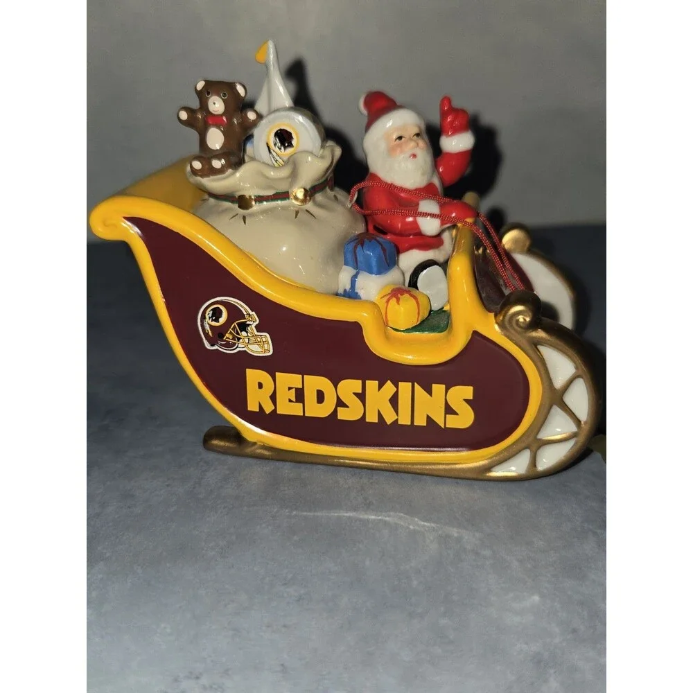 Danbury Mint Washington Redskins 2008 Santa Sleigh Ornament (T-C)